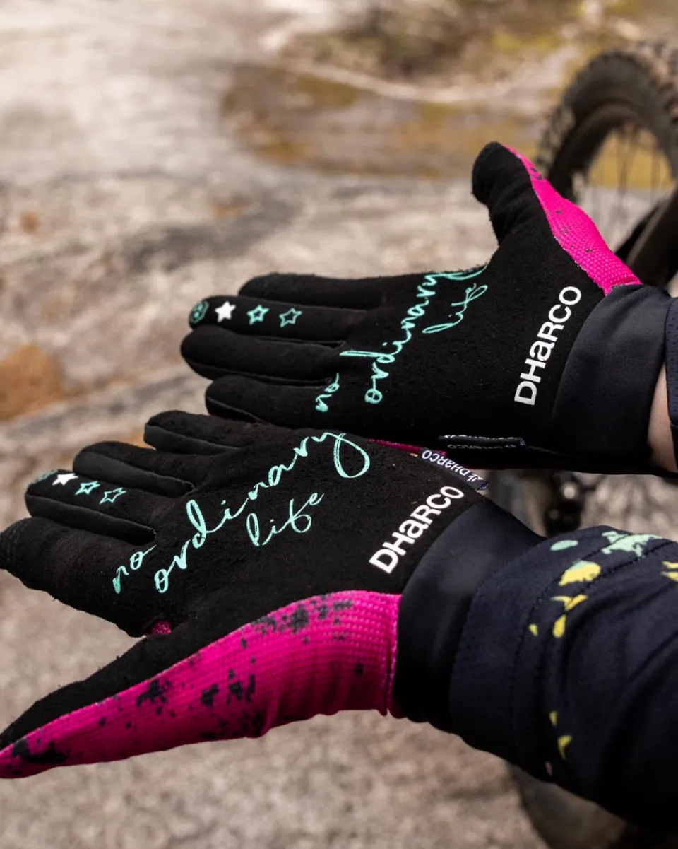 DHaRCO Womens Trail Glove | Chili Peppers Online