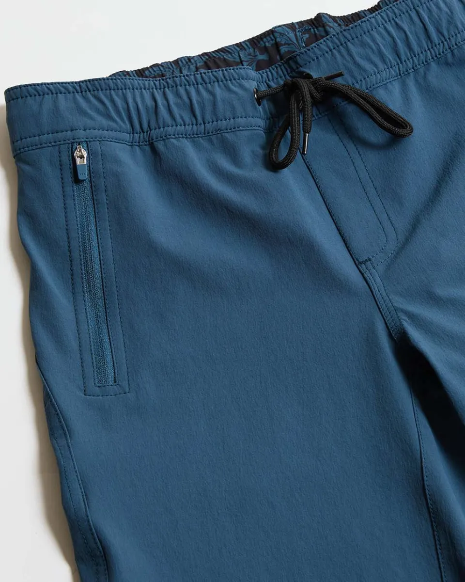 DHaRCO Youth Gravity Shorts | Maverick Shop